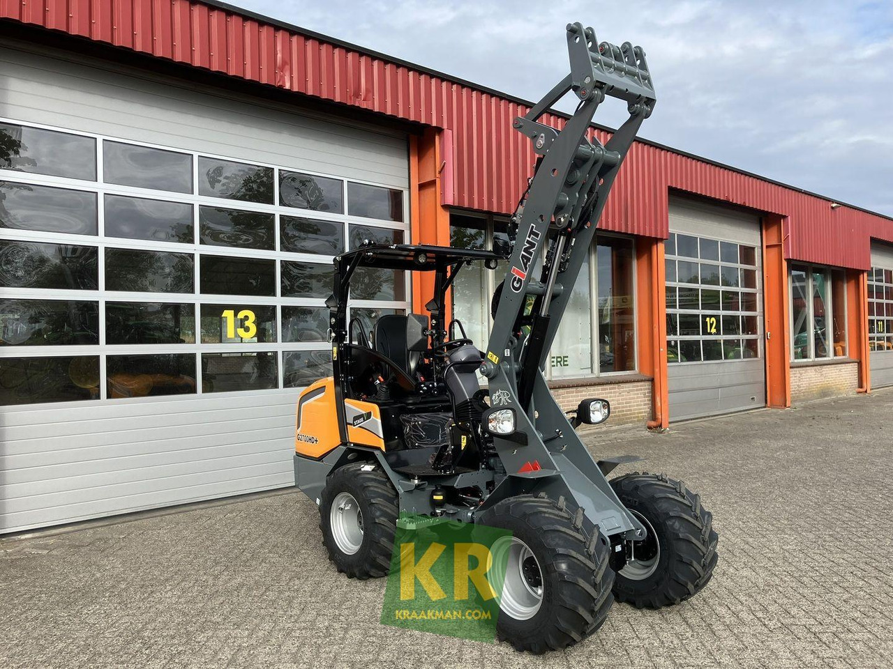 Giant G2700 HD+ - Šarnyrinis krautuvas: foto 3 Giant G2700 HD+ - Šarnyrinis krautuvas: foto 3