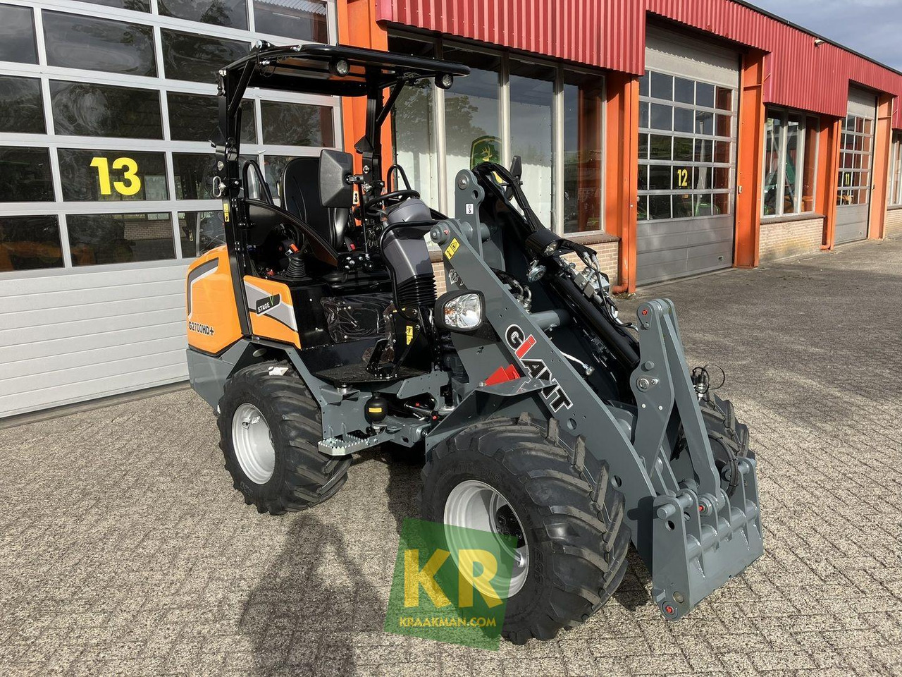 Giant G2700 HD+ - Šarnyrinis krautuvas: foto 2 Giant G2700 HD+ - Šarnyrinis krautuvas: foto 2
