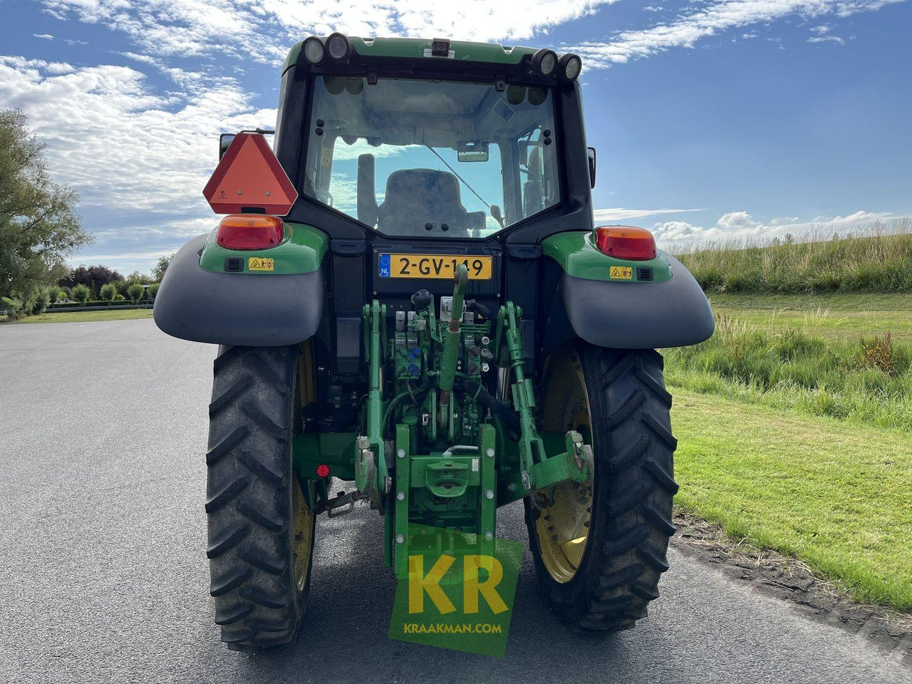 John Deere 6125M trekker - Traktorius: foto 4 John Deere 6125M trekker - Traktorius: foto 4