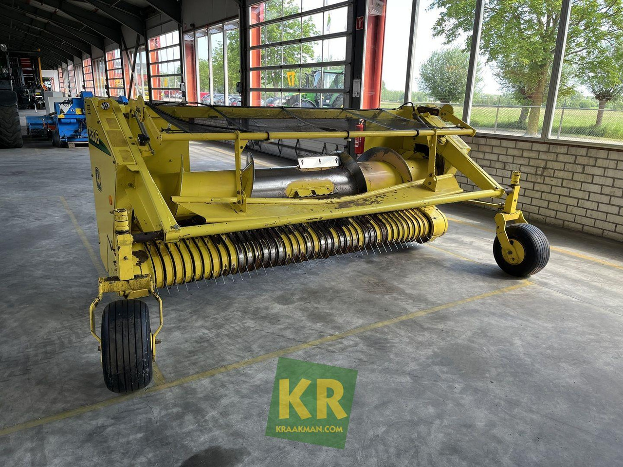 John Deere 630B - Įranga už pašarų kombainai: foto 1 John Deere 630B - Įranga už pašarų kombainai: foto 1