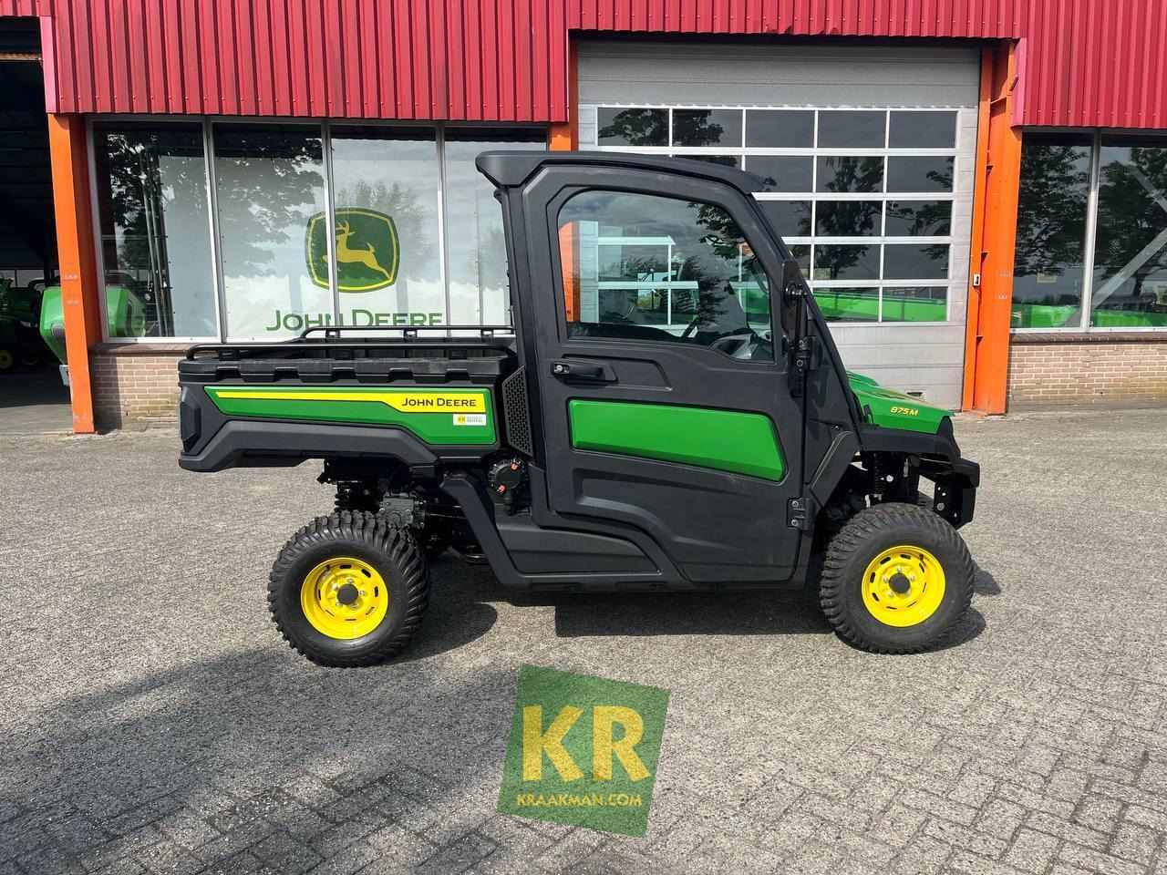 John Deere XUV 875M - Keturratis: foto 1 John Deere XUV 875M - Keturratis: foto 1