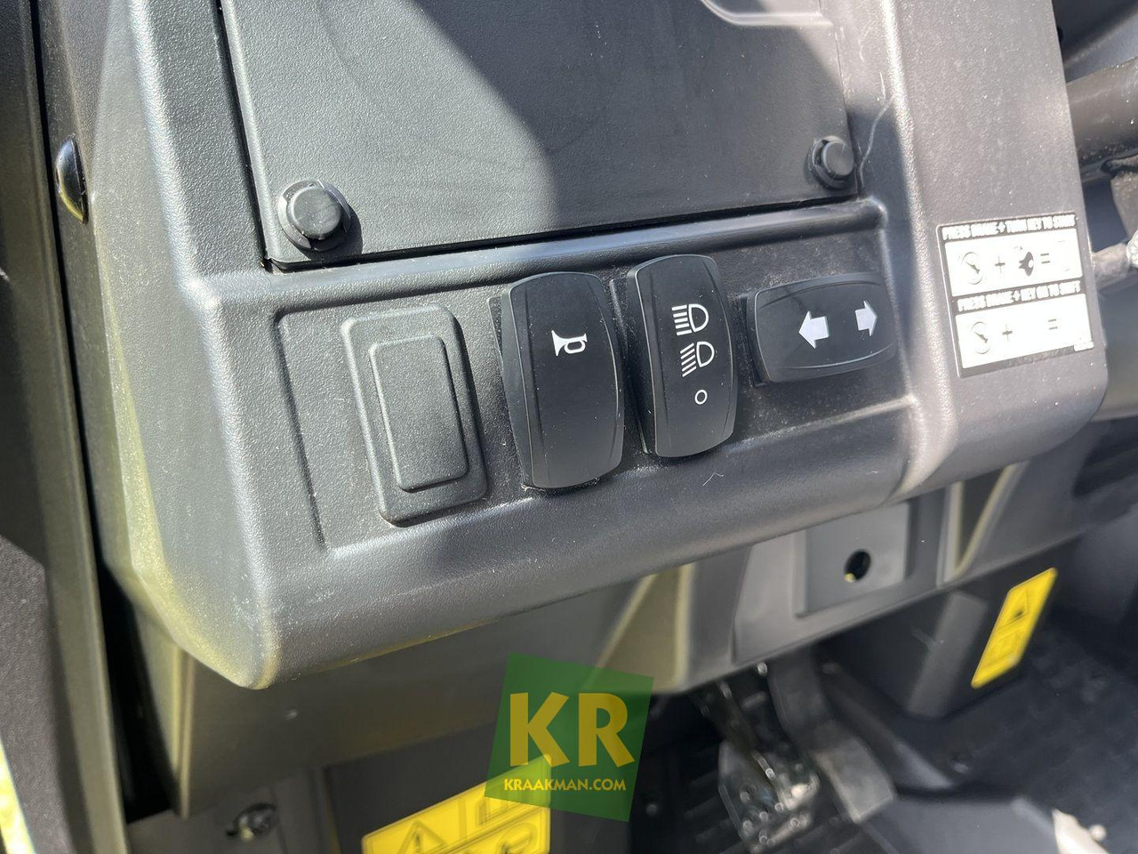 John Deere XUV875M - Keturratis: foto 3 John Deere XUV875M - Keturratis: foto 3
