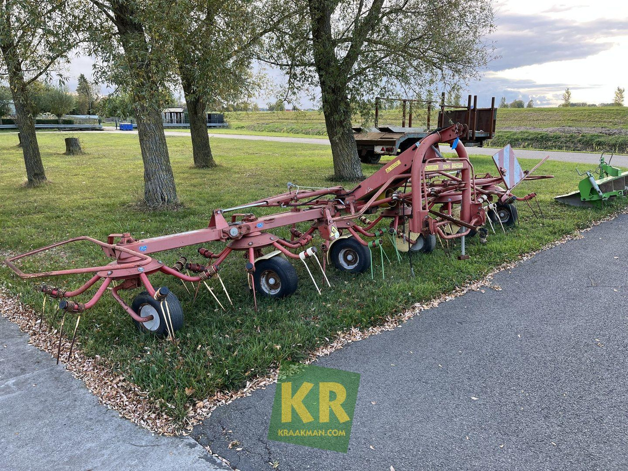Krone KW 6.40/6 schudder - Šieno grėblys/ Vartytuvas: foto 2 Krone KW 6.40/6 schudder - Šieno grėblys/ Vartytuvas: foto 2