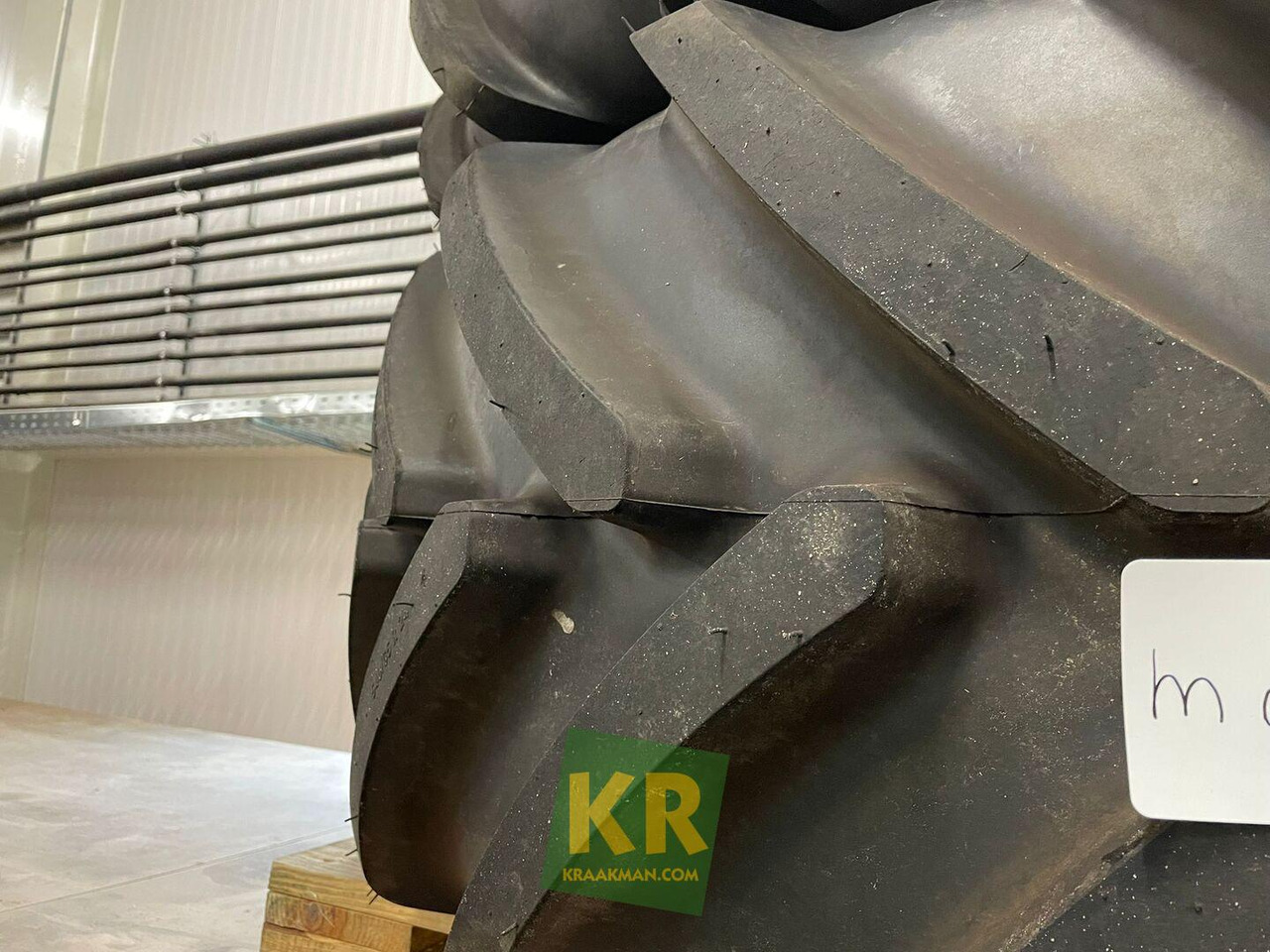 Michelin Multibib 540/65R24 - Ratas - Žemės ūkio technika: foto 2 Michelin Multibib 540/65R24 - Ratas - Žemės ūkio technika: foto 2