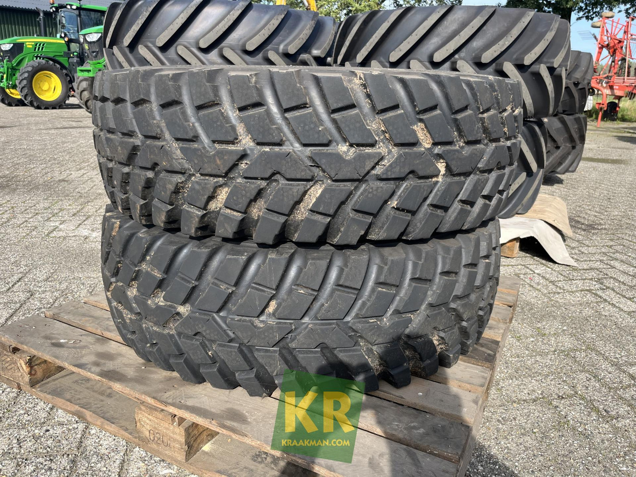 Nokian 360/80R24 Tri 2 Onbekend merk - Padanga - Žemės ūkio technika: foto 1 Nokian 360/80R24 Tri 2 Onbekend merk - Padanga - Žemės ūkio technika: foto 1