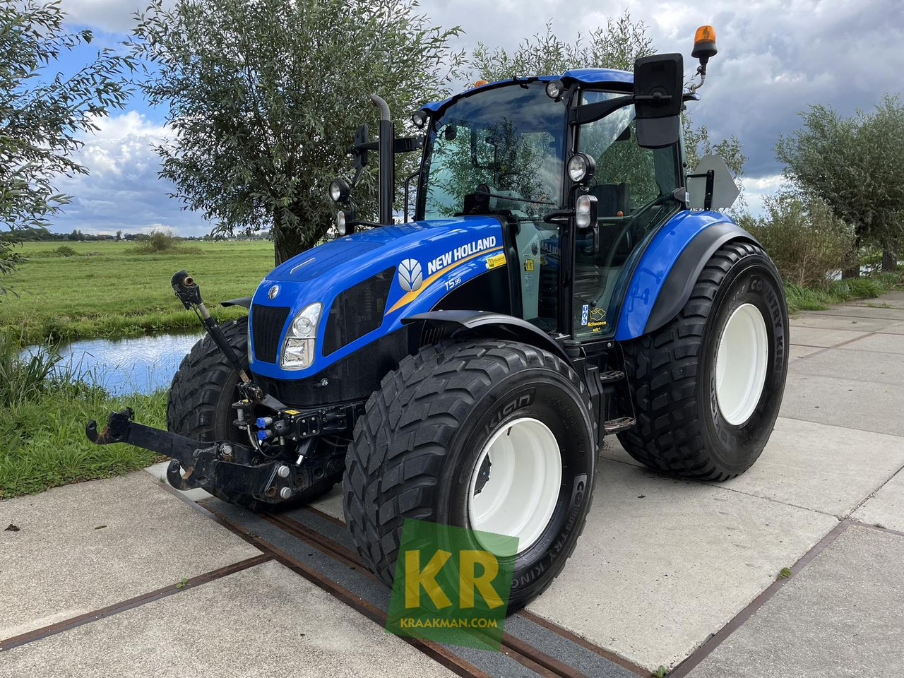 T5.95 New Holland - Traktorius: foto 1 T5.95 New Holland - Traktorius: foto 1