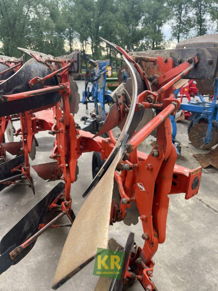 VARI MASTER 121 Kuhn - Plūgas: foto 2 VARI MASTER 121 Kuhn - Plūgas: foto 2