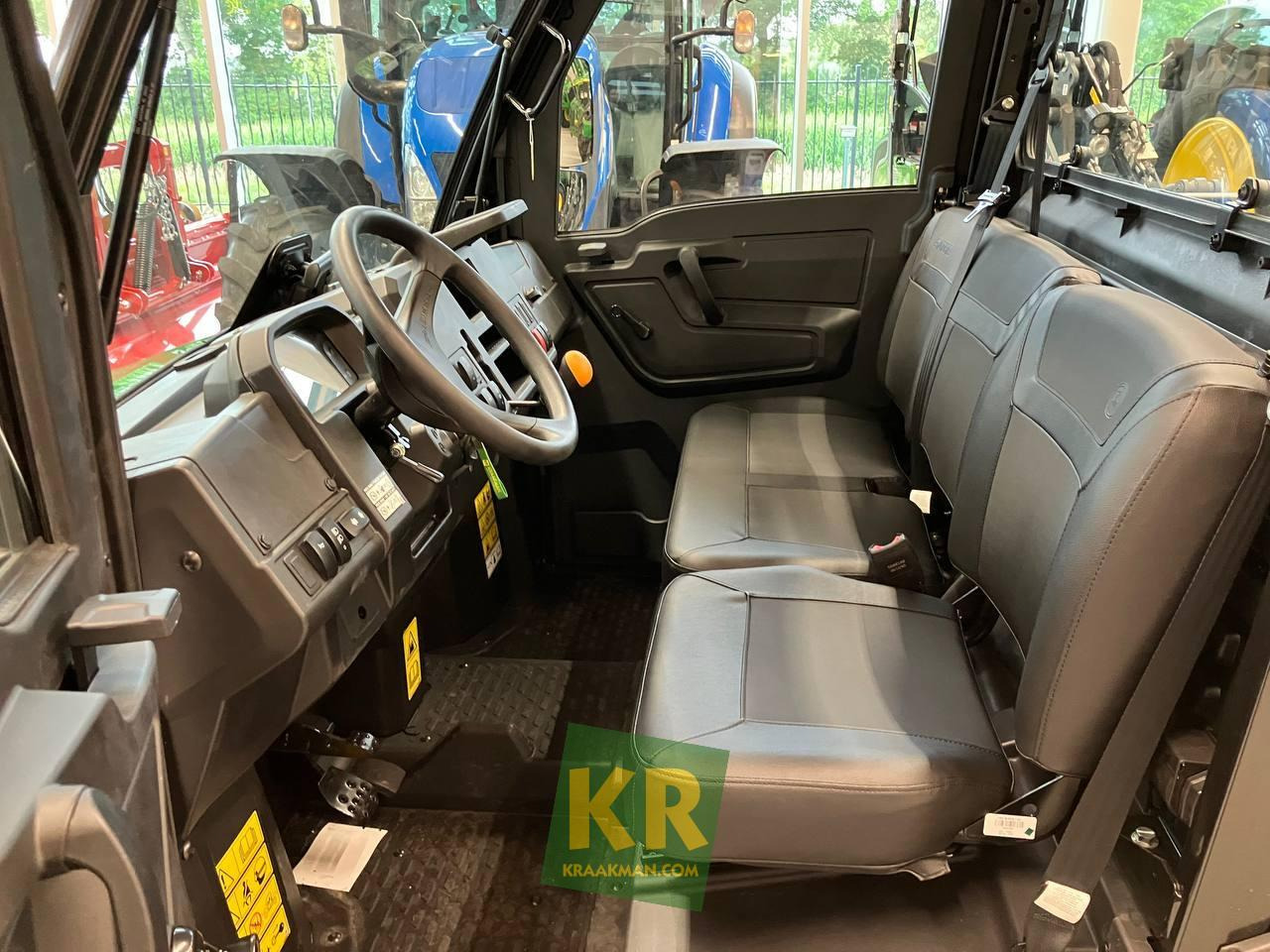 XUV 875M John Deere - Keturratis: foto 2 XUV 875M John Deere - Keturratis: foto 2