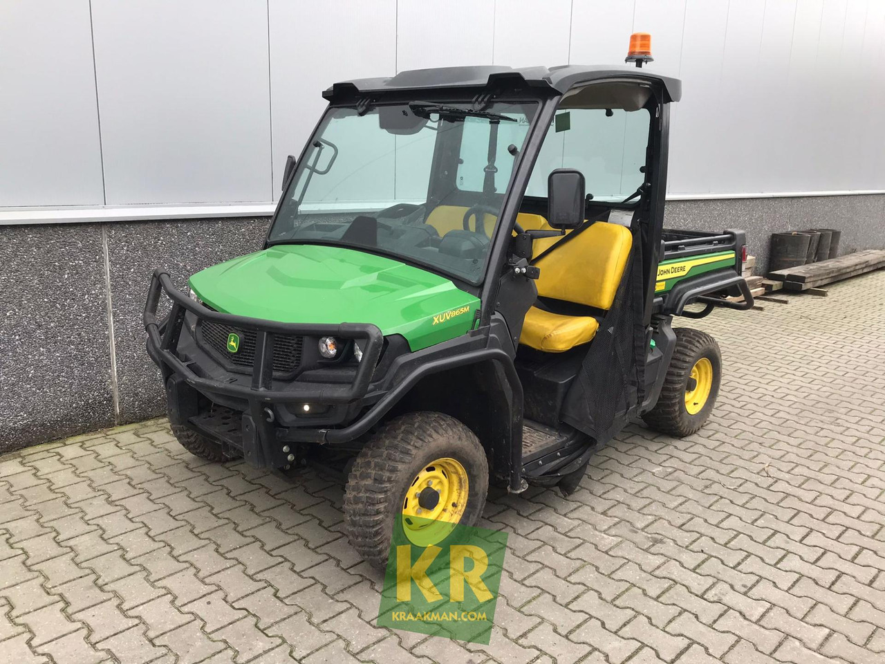 XUV865M John Deere - Keturratis: foto 1 XUV865M John Deere - Keturratis: foto 1