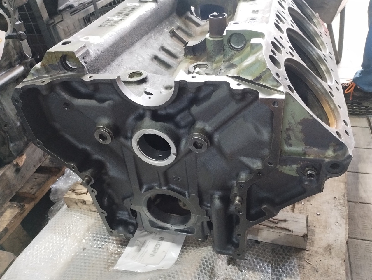 BLOK SILNIKA Mercedes OM 402 V8 - Cilindrų blokas - Sunkvežimis: foto 4 BLOK SILNIKA Mercedes OM 402 V8 - Cilindrų blokas - Sunkvežimis: foto 4