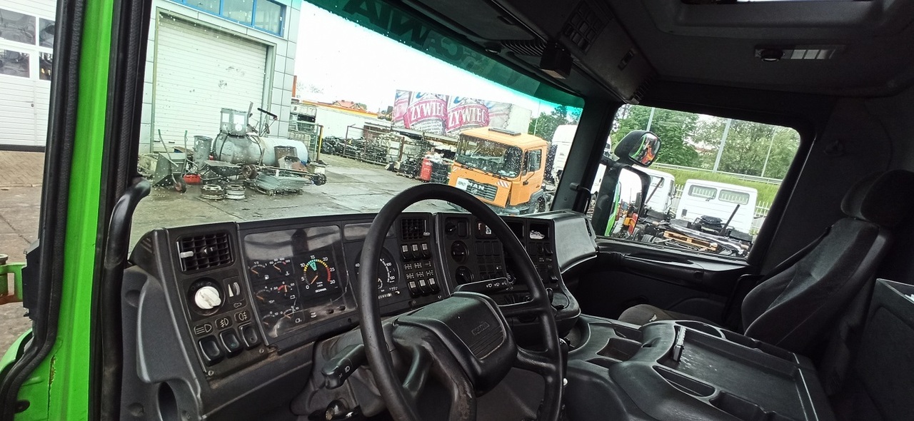 SCANIA P124 360 6x6 - Važiuoklės sunkvežimis: foto 4 SCANIA P124 360 6x6 - Važiuoklės sunkvežimis: foto 4