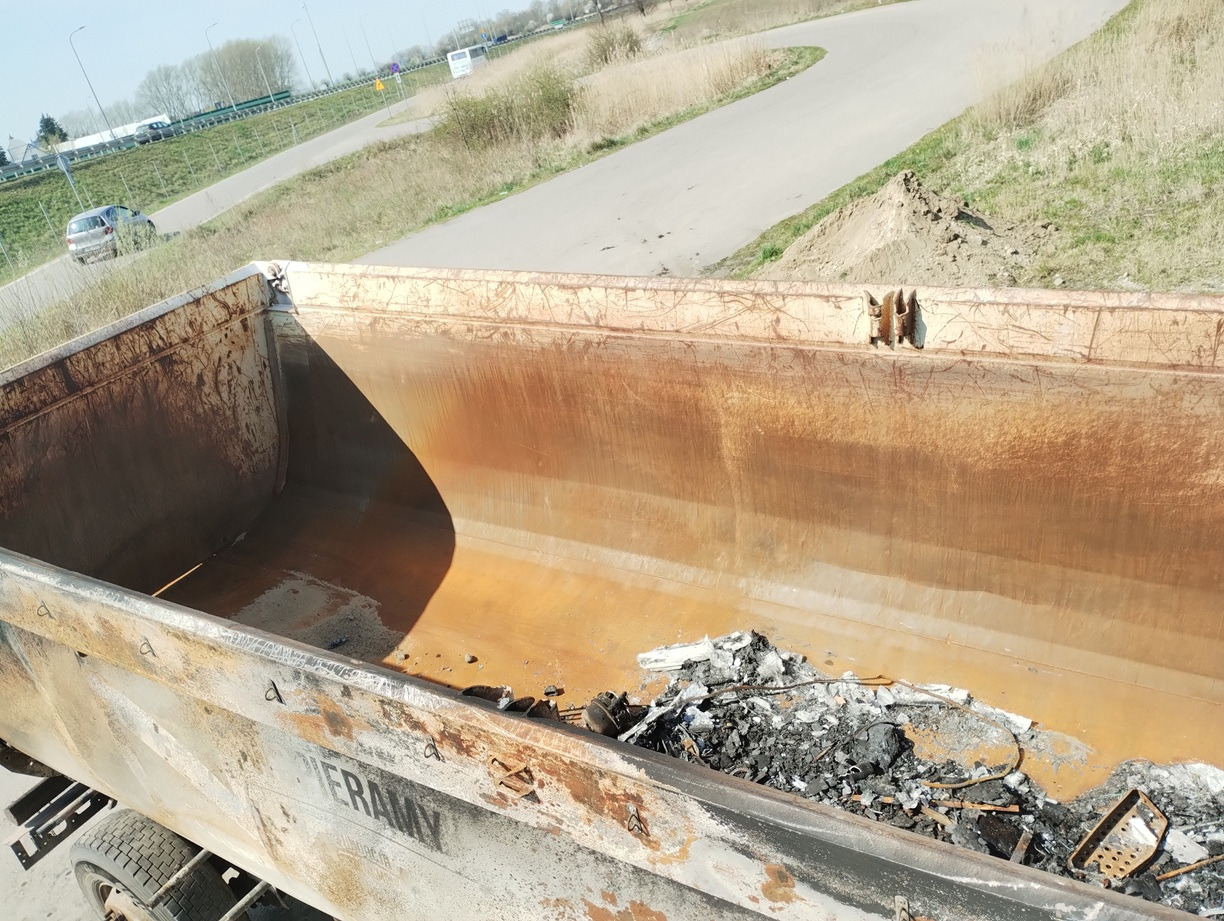 SCHMITZ CARGOBULL GOTHA 26 m3 SGF S3 2015 - Savivartis puspriekabė: foto 3 SCHMITZ CARGOBULL GOTHA 26 m3 SGF S3 2015 - Savivartis puspriekabė: foto 3