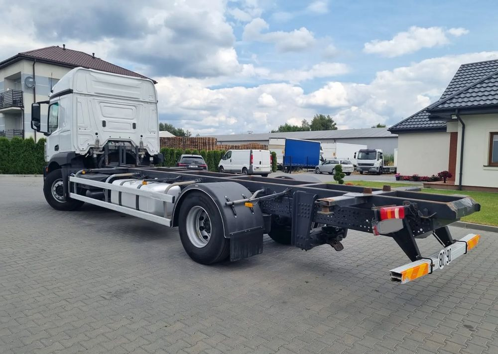Mercedes-Benz Actros 1836 - Tentinis sunkvežimis: foto 4 Mercedes-Benz Actros 1836 - Tentinis sunkvežimis: foto 4