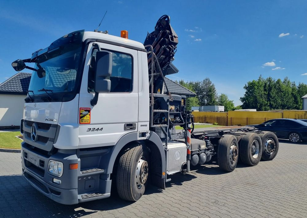 Mercedes-Benz Actros 3244 - Važiuoklės sunkvežimis: foto 1 Mercedes-Benz Actros 3244 - Važiuoklės sunkvežimis: foto 1