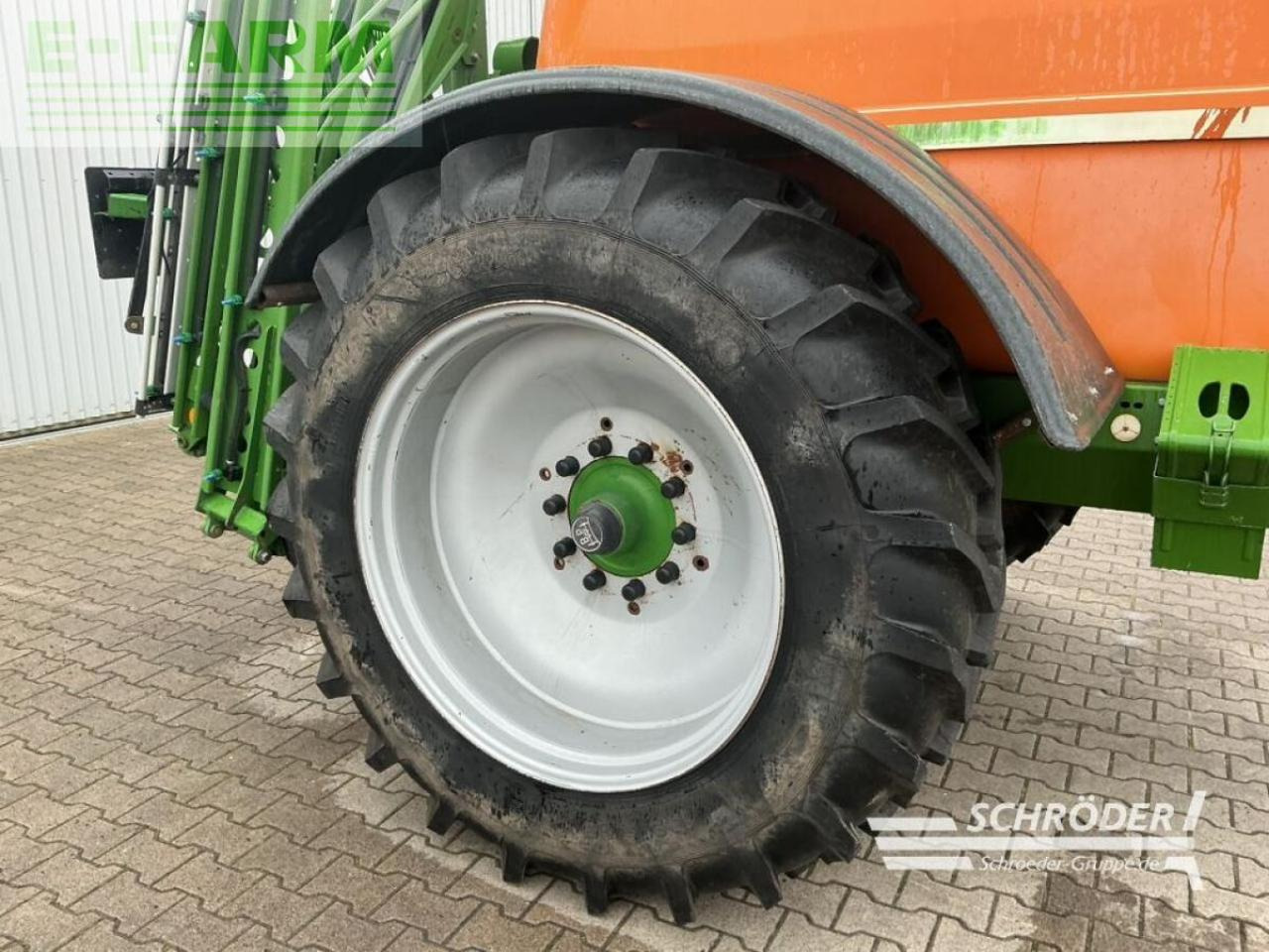 Amazone ug 3000 nova mit druckluftbremse - Prikabinamas purkštuvas: foto 3 Amazone ug 3000 nova mit druckluftbremse - Prikabinamas purkštuvas: foto 3