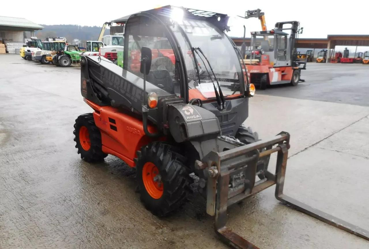 Ausa t 144 h x 4 ( 4m 1,4t ) - Teleskopinis krautuvas: foto 5 Ausa t 144 h x 4 ( 4m 1,4t ) - Teleskopinis krautuvas: foto 5