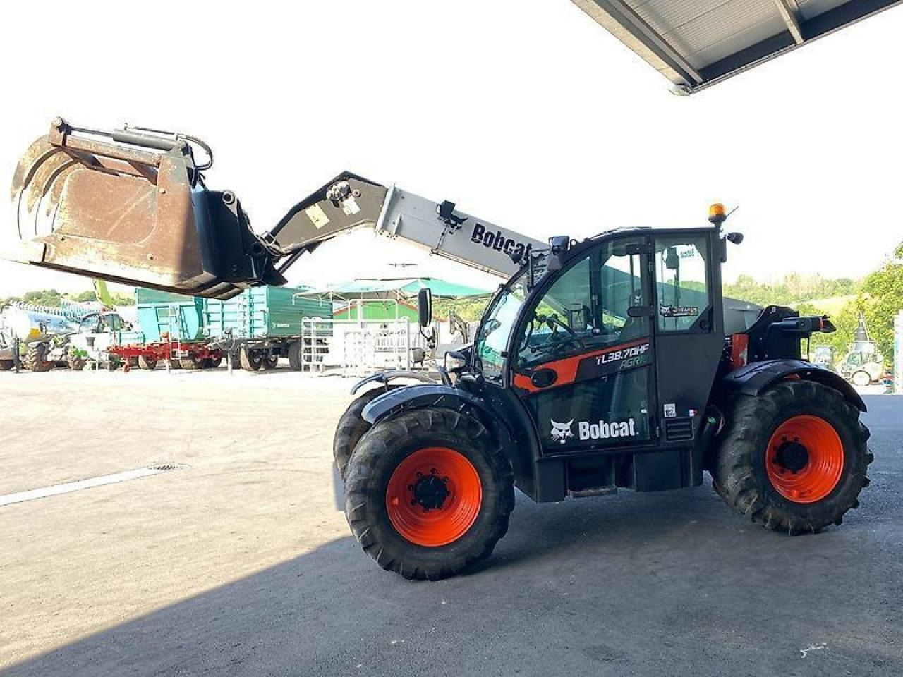 Bobcat tl 38.70 hf mit nur 2600 stunden, inkl. 3 werkzeugen - Teleskopinis krautuvas: foto 1 Bobcat tl 38.70 hf mit nur 2600 stunden, inkl. 3 werkzeugen - Teleskopinis krautuvas: foto 1