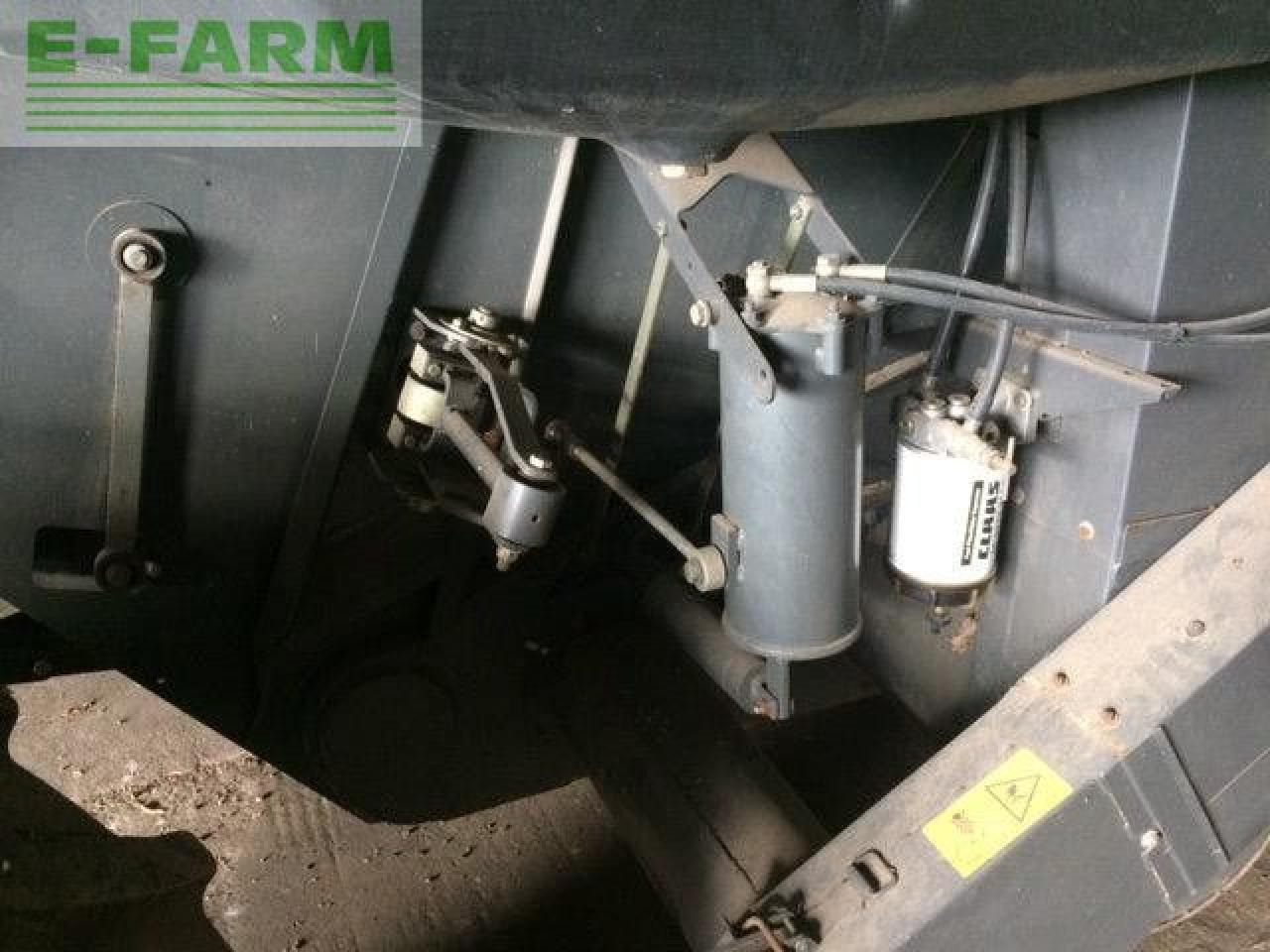 CLAAS LEXION 570 TT - Derliaus nuėmimo kombainas: foto 3 CLAAS LEXION 570 TT - Derliaus nuėmimo kombainas: foto 3