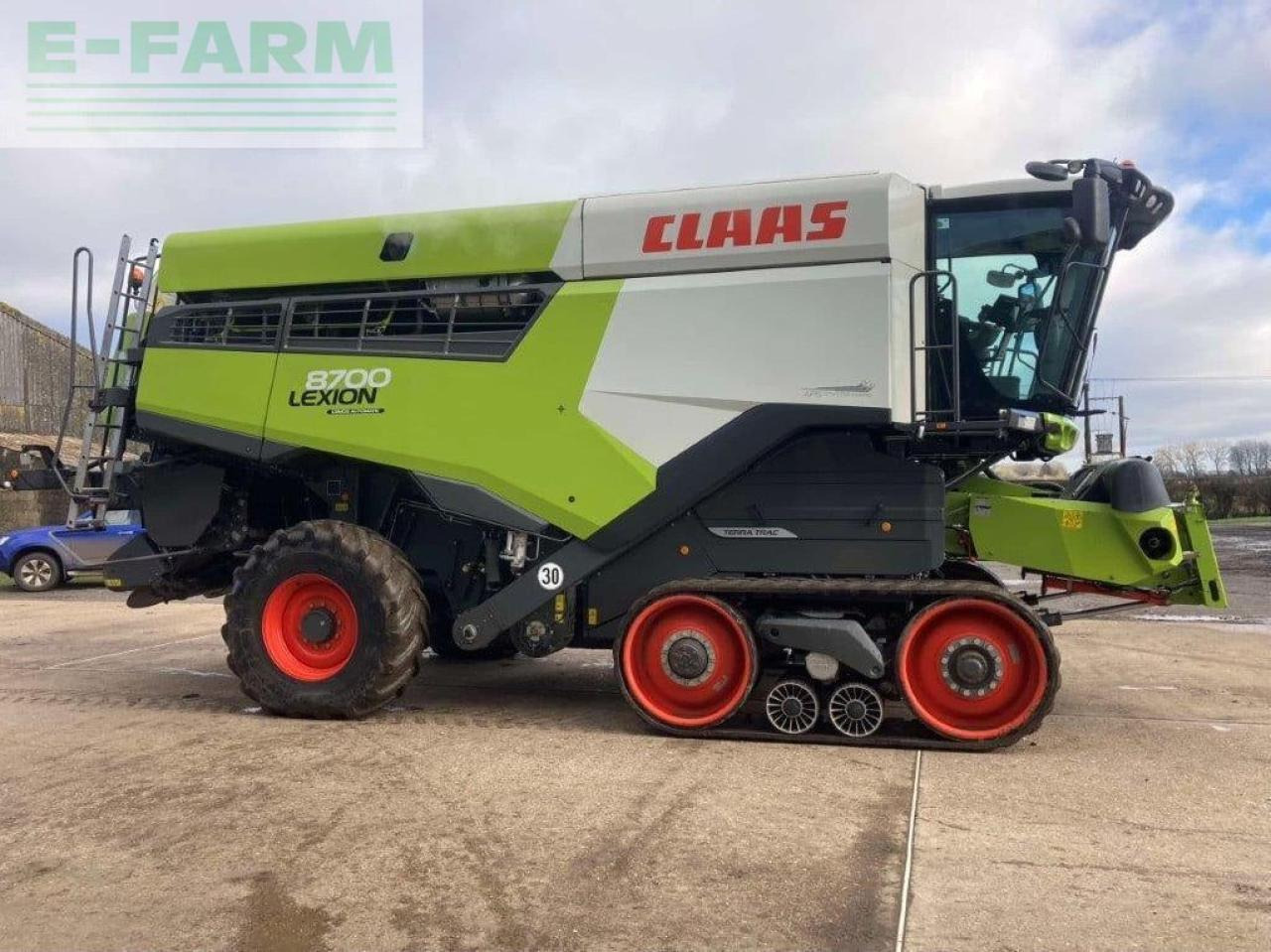 CLAAS LEXION 8700 TT - Derliaus nuėmimo kombainas: foto 1 CLAAS LEXION 8700 TT - Derliaus nuėmimo kombainas: foto 1
