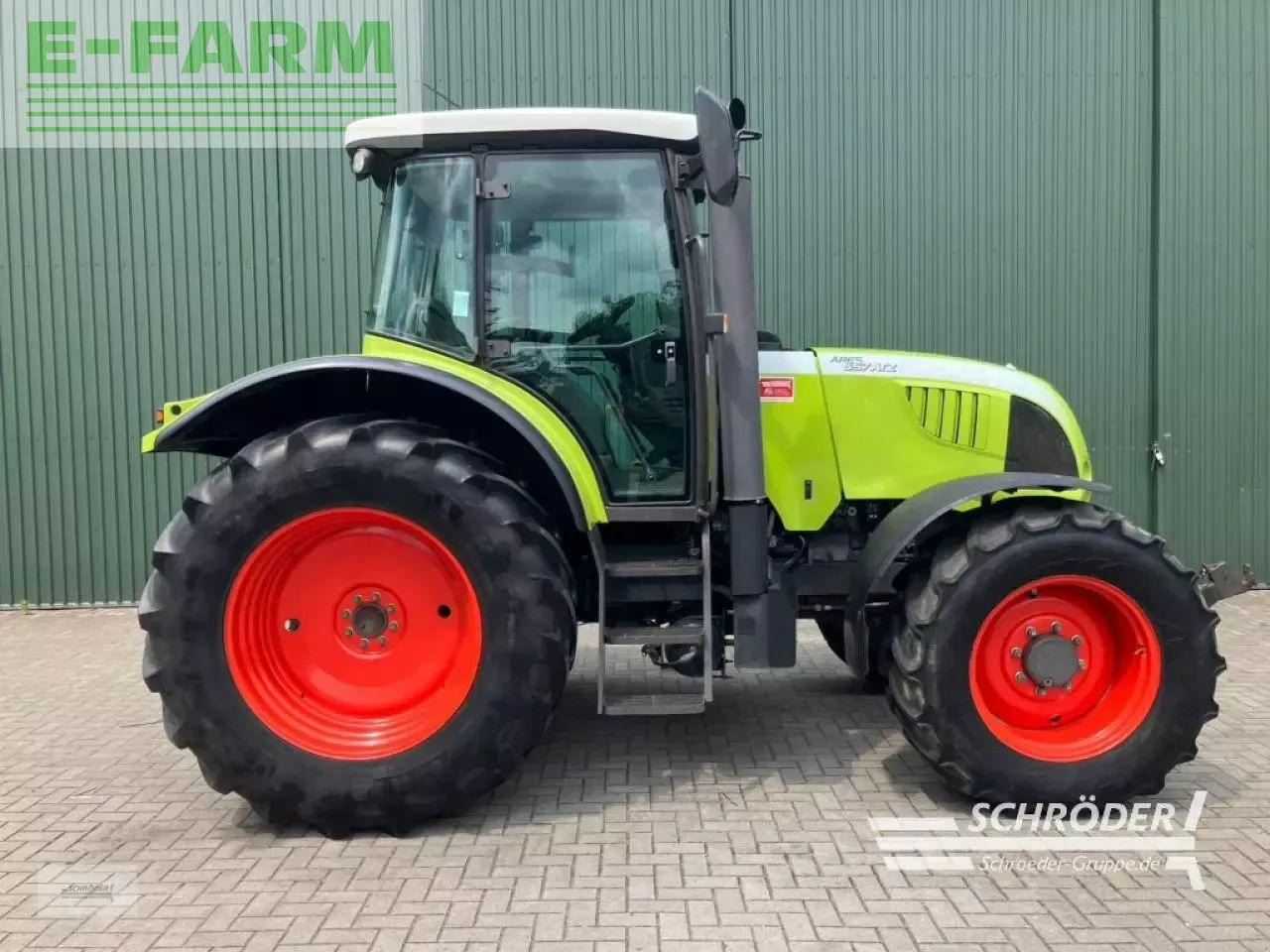 CLAAS ares 657 atz comfort ATZ - Traktorius: foto 2 CLAAS ares 657 atz comfort ATZ - Traktorius: foto 2