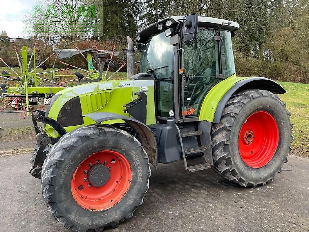 CLAAS ares 697 atz mit fronthydraulik und frontladerkonsolen stoll ATZ - Traktorius: foto 5 CLAAS ares 697 atz mit fronthydraulik und frontladerkonsolen stoll ATZ - Traktorius: foto 5