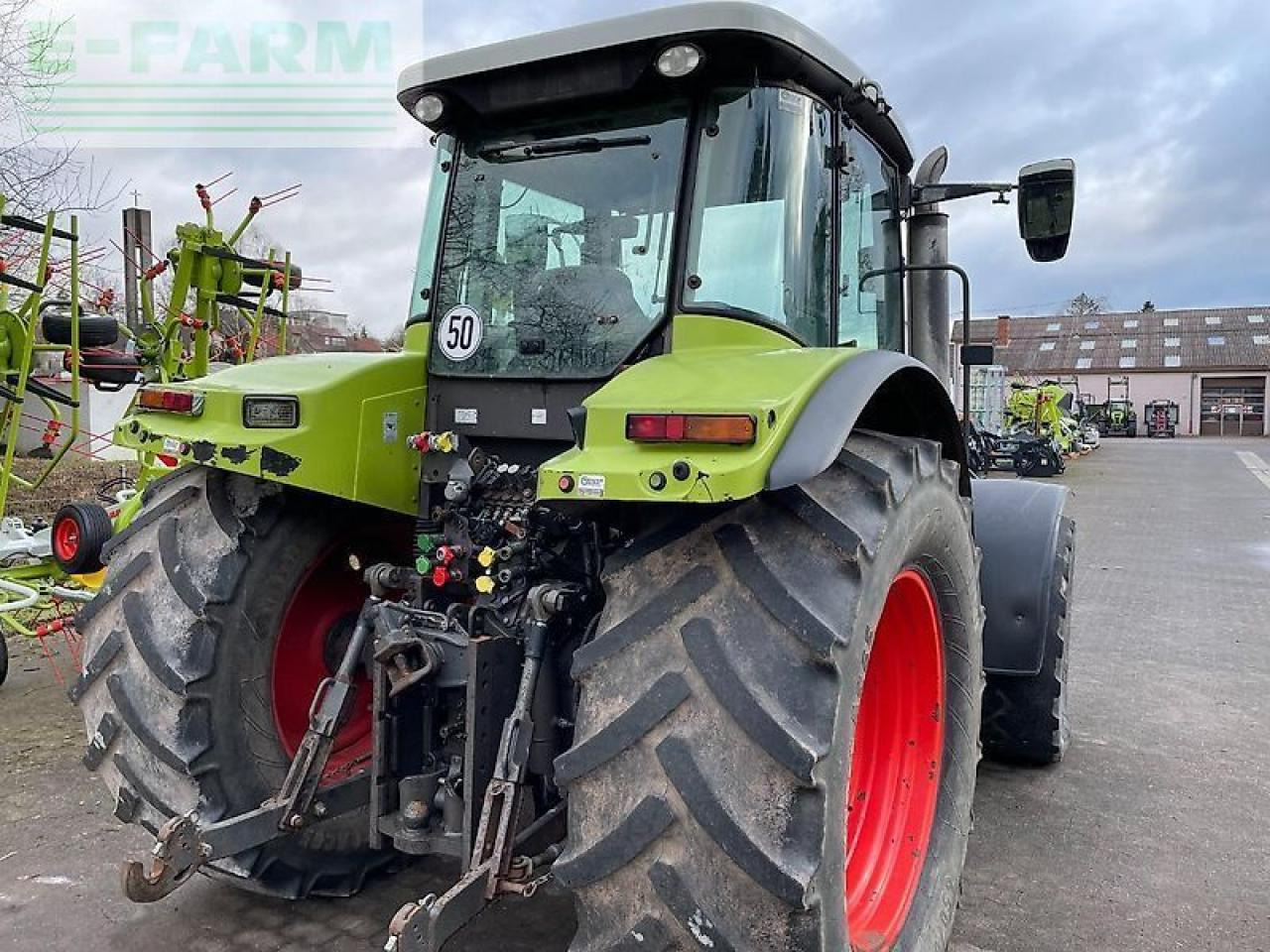 CLAAS ares 697 atz mit fronthydraulik und frontladerkonsolen stoll ATZ - Traktorius: foto 3 CLAAS ares 697 atz mit fronthydraulik und frontladerkonsolen stoll ATZ - Traktorius: foto 3