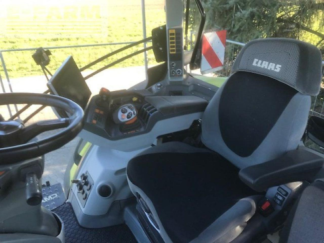 CLAAS axion 810 c-matic CMATIC - Traktorius: foto 3 CLAAS axion 810 c-matic CMATIC - Traktorius: foto 3