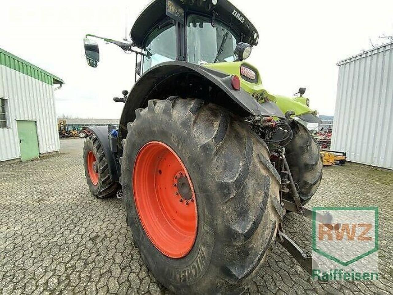 CLAAS axion 870 cmatic CMATIC - Traktorius: foto 5 CLAAS axion 870 cmatic CMATIC - Traktorius: foto 5