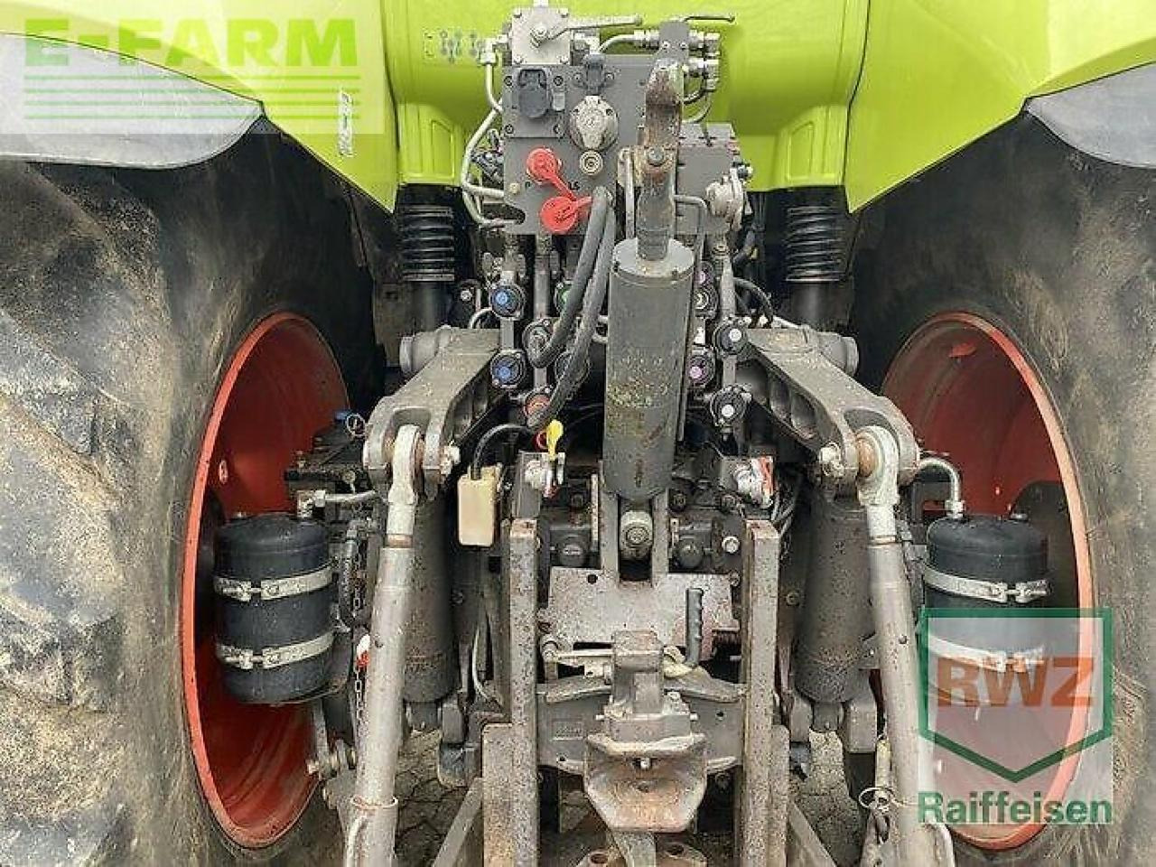 CLAAS axion 870 cmatic CMATIC - Traktorius: foto 4 CLAAS axion 870 cmatic CMATIC - Traktorius: foto 4