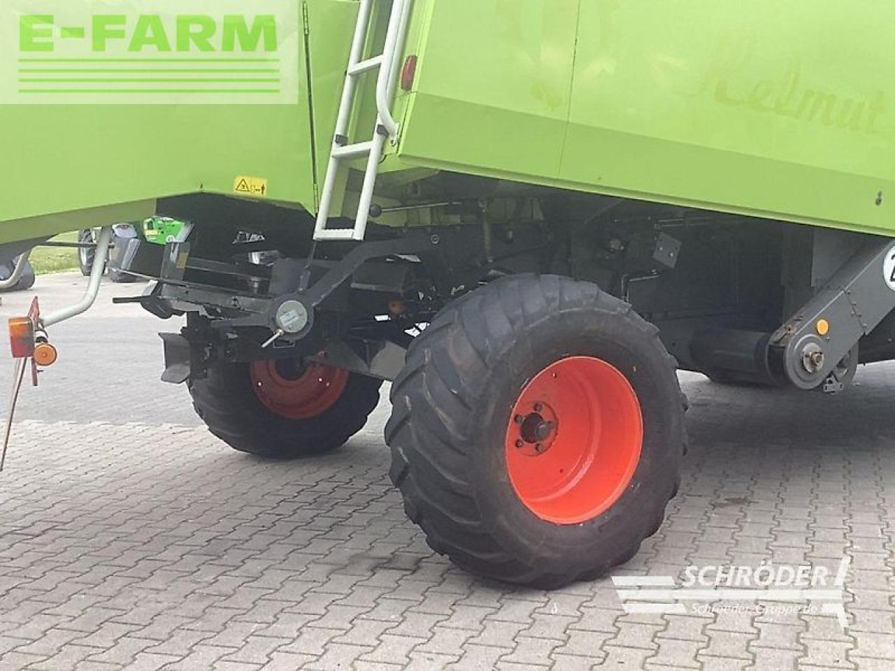 CLAAS dominator 360 mega + c 600 schneidwerk - Derliaus nuėmimo kombainas: foto 5 CLAAS dominator 360 mega + c 600 schneidwerk - Derliaus nuėmimo kombainas: foto 5