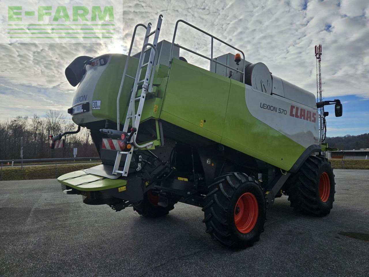 CLAAS lexion 570 - Derliaus nuėmimo kombainas: foto 5 CLAAS lexion 570 - Derliaus nuėmimo kombainas: foto 5