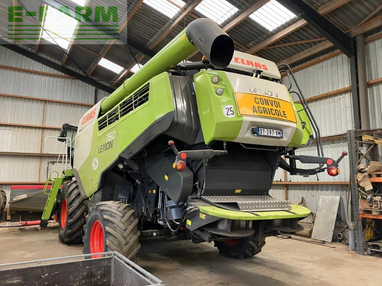 CLAAS lexion 760 t4i - Derliaus nuėmimo kombainas: foto 1 CLAAS lexion 760 t4i - Derliaus nuėmimo kombainas: foto 1