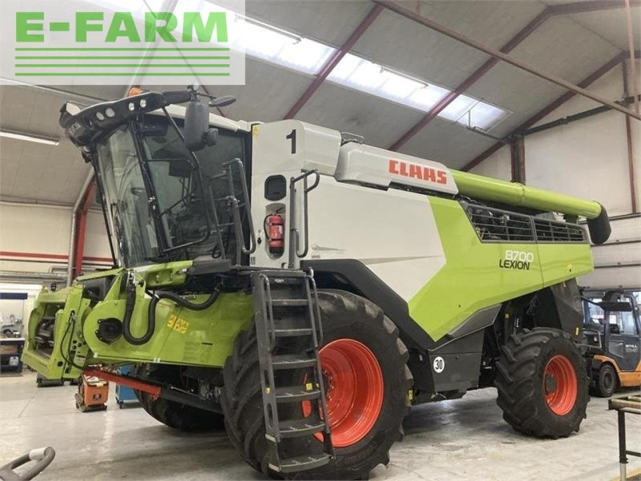 CLAAS lexion 8700 4-wd - Derliaus nuėmimo kombainas: foto 1 CLAAS lexion 8700 4-wd - Derliaus nuėmimo kombainas: foto 1