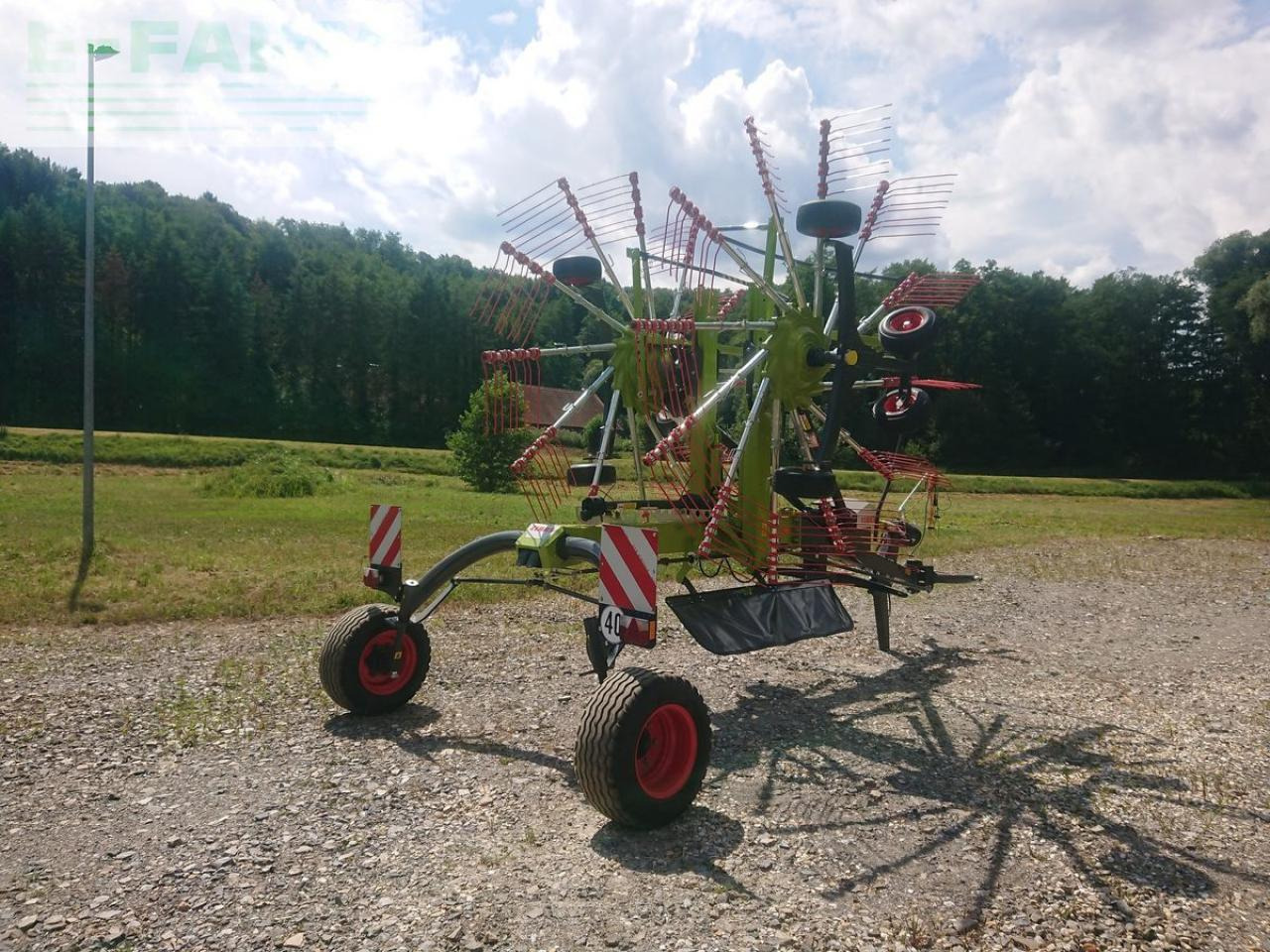 CLAAS liner 2700 - Šieno grėblys/ Vartytuvas: foto 3 CLAAS liner 2700 - Šieno grėblys/ Vartytuvas: foto 3