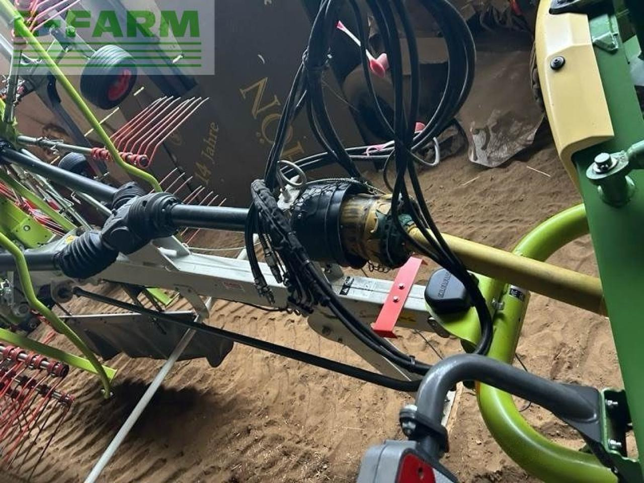 CLAAS liner 2800 - Šieno grėblys/ Vartytuvas: foto 2 CLAAS liner 2800 - Šieno grėblys/ Vartytuvas: foto 2