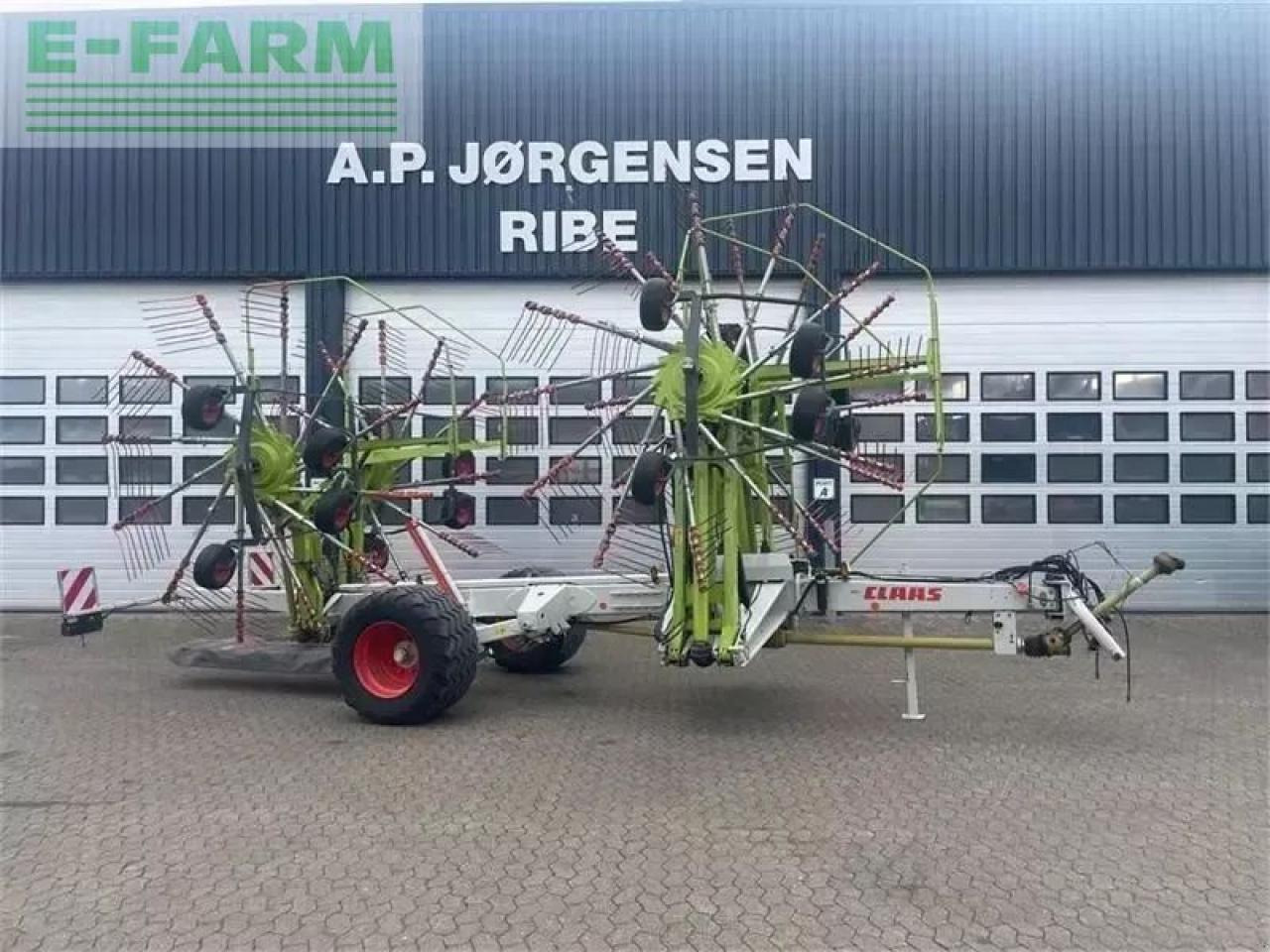 CLAAS liner 3600 - Šieno grėblys/ Vartytuvas: foto 2 CLAAS liner 3600 - Šieno grėblys/ Vartytuvas: foto 2