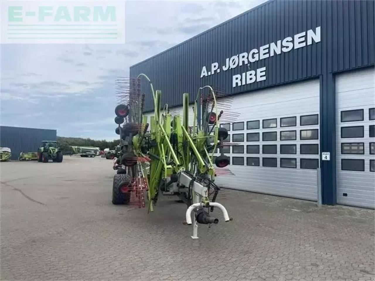 CLAAS liner 4000hhv - Šieno grėblys/ Vartytuvas: foto 5 CLAAS liner 4000hhv - Šieno grėblys/ Vartytuvas: foto 5