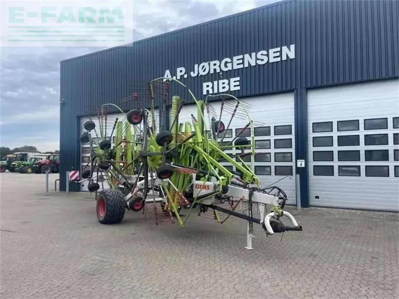 CLAAS liner 4000hhv - Šieno grėblys/ Vartytuvas: foto 4 CLAAS liner 4000hhv - Šieno grėblys/ Vartytuvas: foto 4