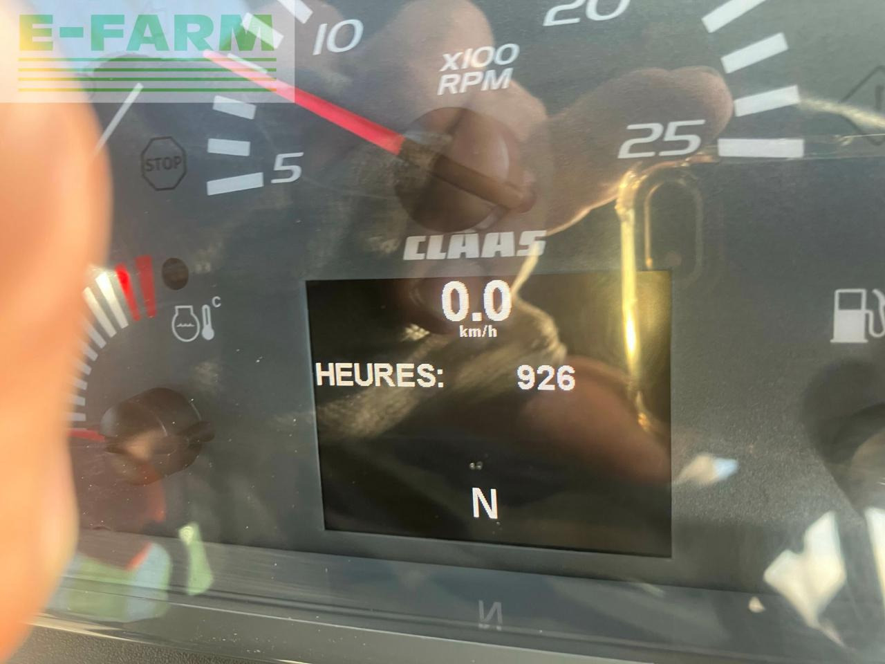 CLAAS nexos 220 ve cabine 4rm - Traktorius: foto 4 CLAAS nexos 220 ve cabine 4rm - Traktorius: foto 4