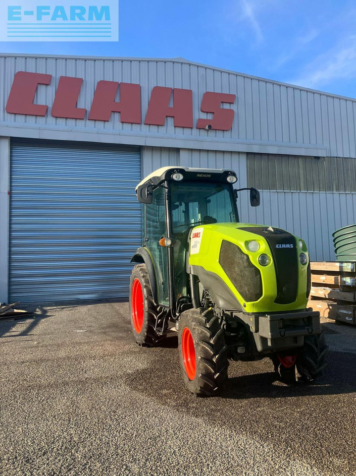 CLAAS nexos 220 ve cabine 4rm - Traktorius: foto 1 CLAAS nexos 220 ve cabine 4rm - Traktorius: foto 1