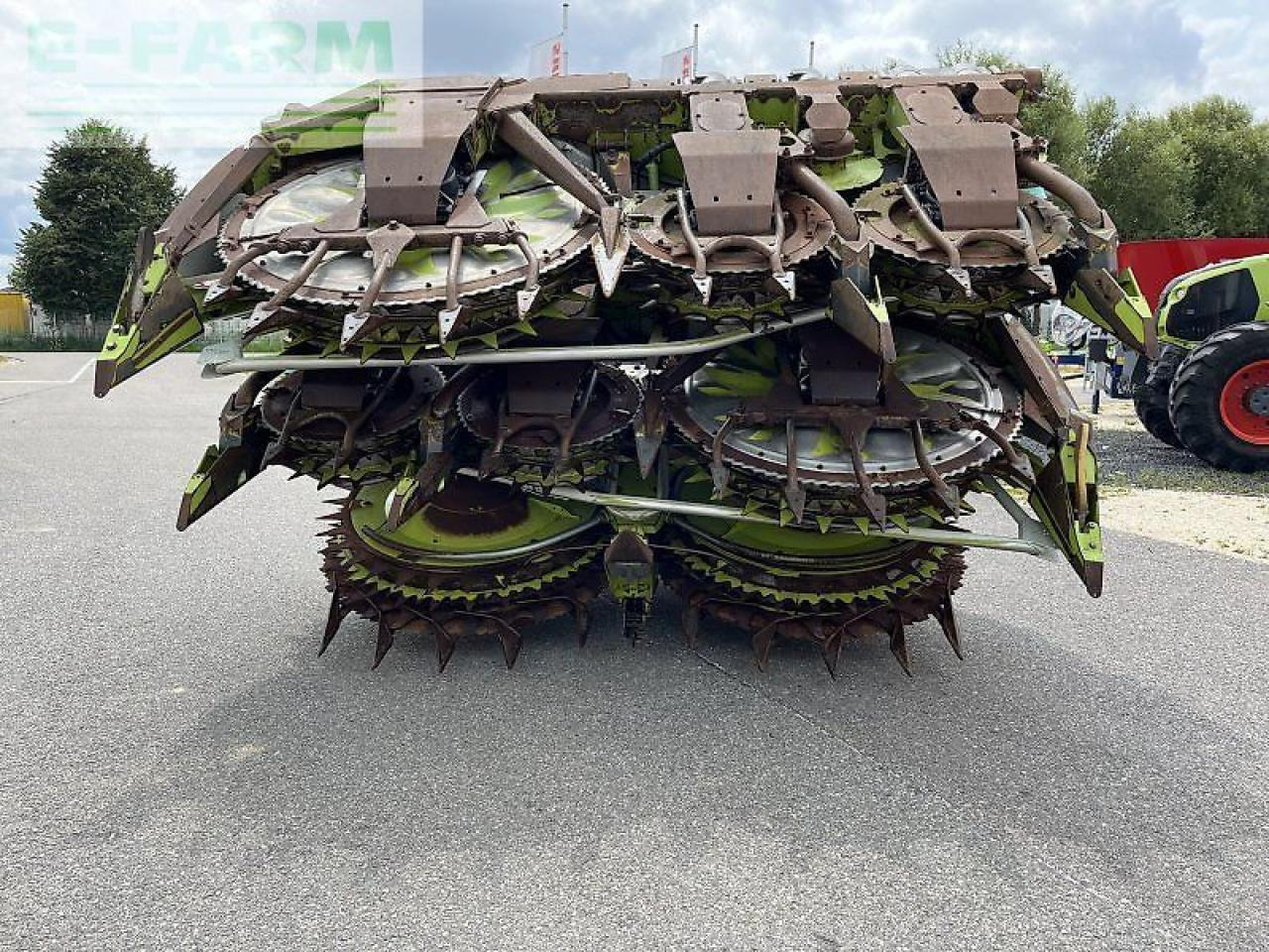 CLAAS orbis 900 + transportfahrwerk preis reduziert !!! - Įranga už pašarų kombainai: foto 4 CLAAS orbis 900 + transportfahrwerk preis reduziert !!! - Įranga už pašarų kombainai: foto 4