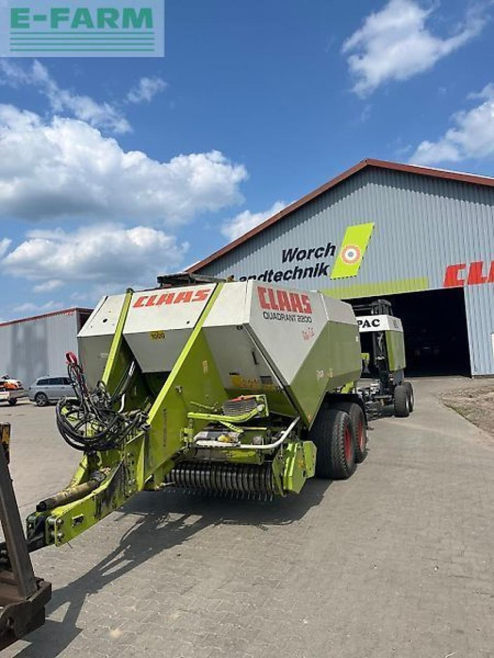 CLAAS quadrant 2200 rc - Stačiakampių ryšulių presas: foto 1 CLAAS quadrant 2200 rc - Stačiakampių ryšulių presas: foto 1