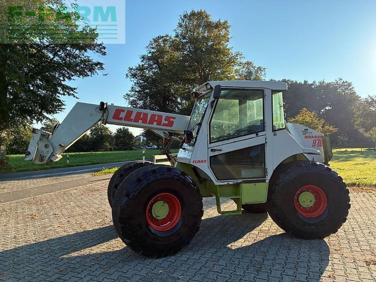 CLAAS ranger 970 - Teleskopinis krautuvas: foto 2 CLAAS ranger 970 - Teleskopinis krautuvas: foto 2