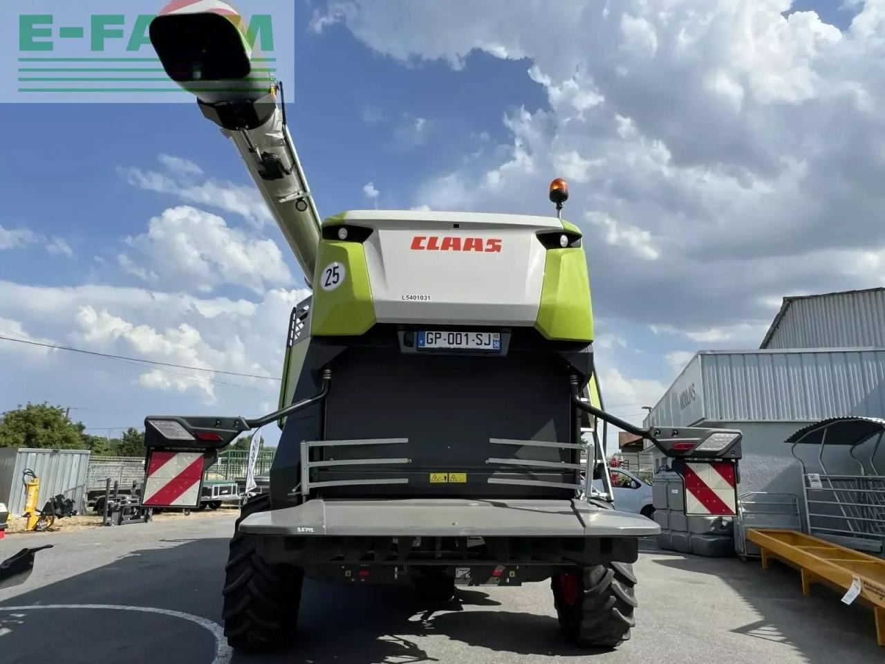 Derliaus nuėmimo kombainas CLAAS trion 650: foto 6
