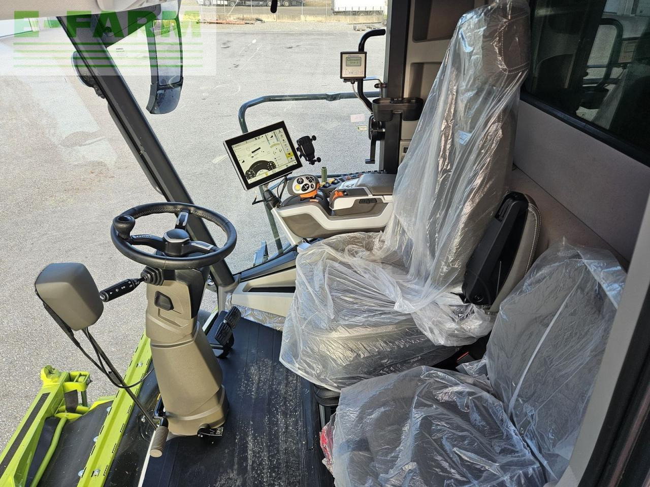 CLAAS trion 740 montana 4x4 - Derliaus nuėmimo kombainas: foto 5 CLAAS trion 740 montana 4x4 - Derliaus nuėmimo kombainas: foto 5