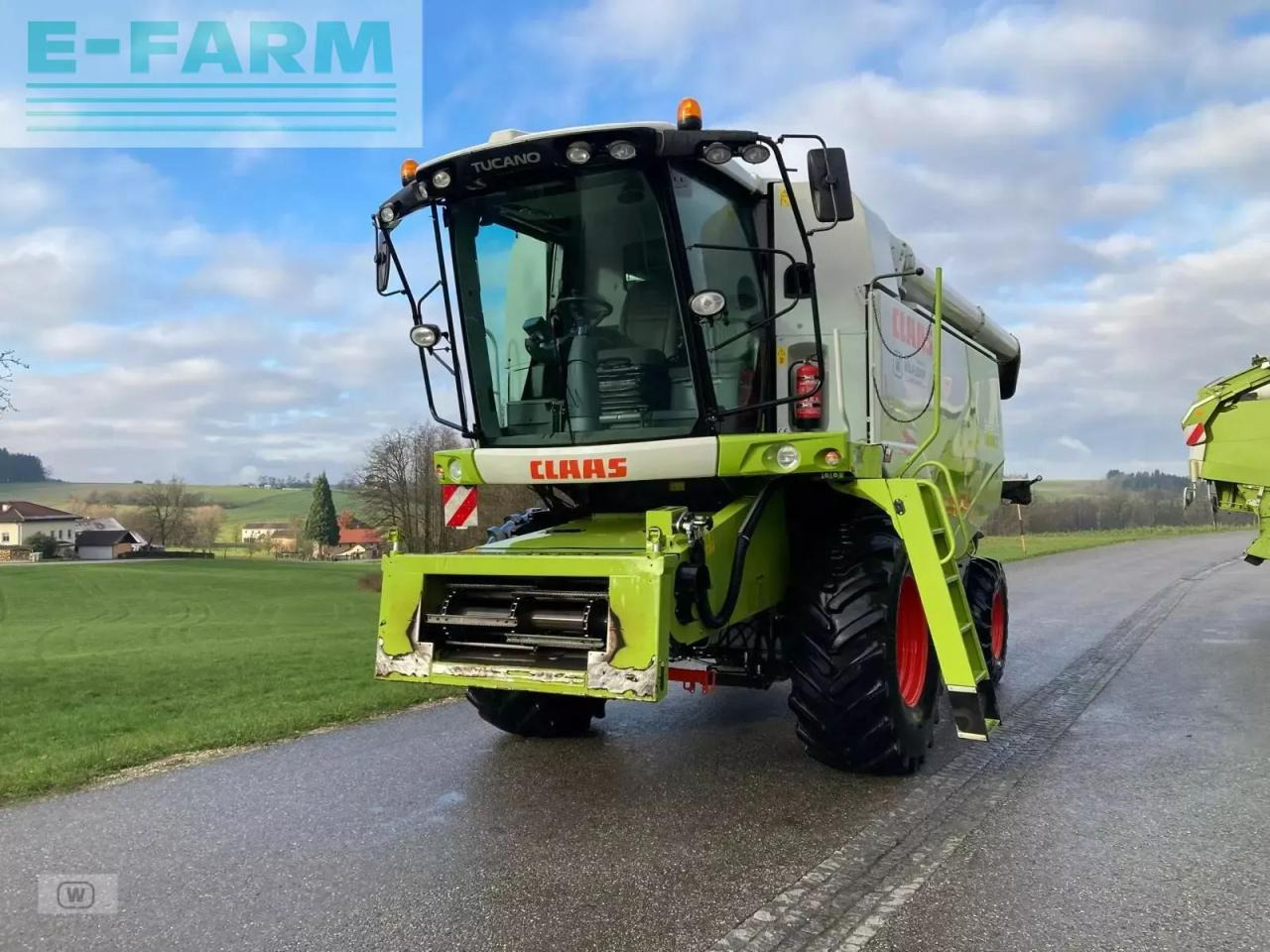 CLAAS tucano 420 - Derliaus nuėmimo kombainas: foto 3 CLAAS tucano 420 - Derliaus nuėmimo kombainas: foto 3