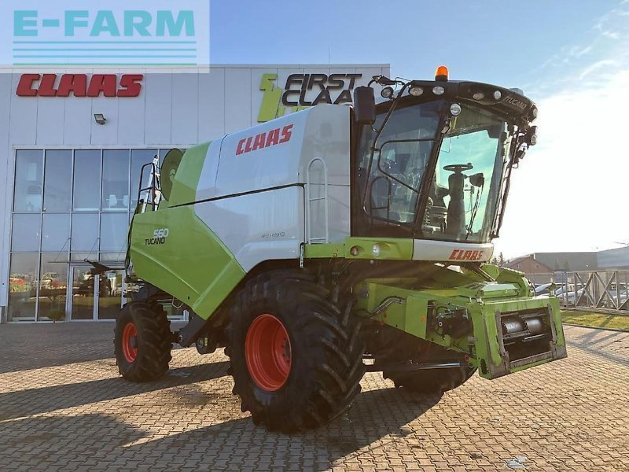 CLAAS tucano 560 - Derliaus nuėmimo kombainas: foto 1 CLAAS tucano 560 - Derliaus nuėmimo kombainas: foto 1