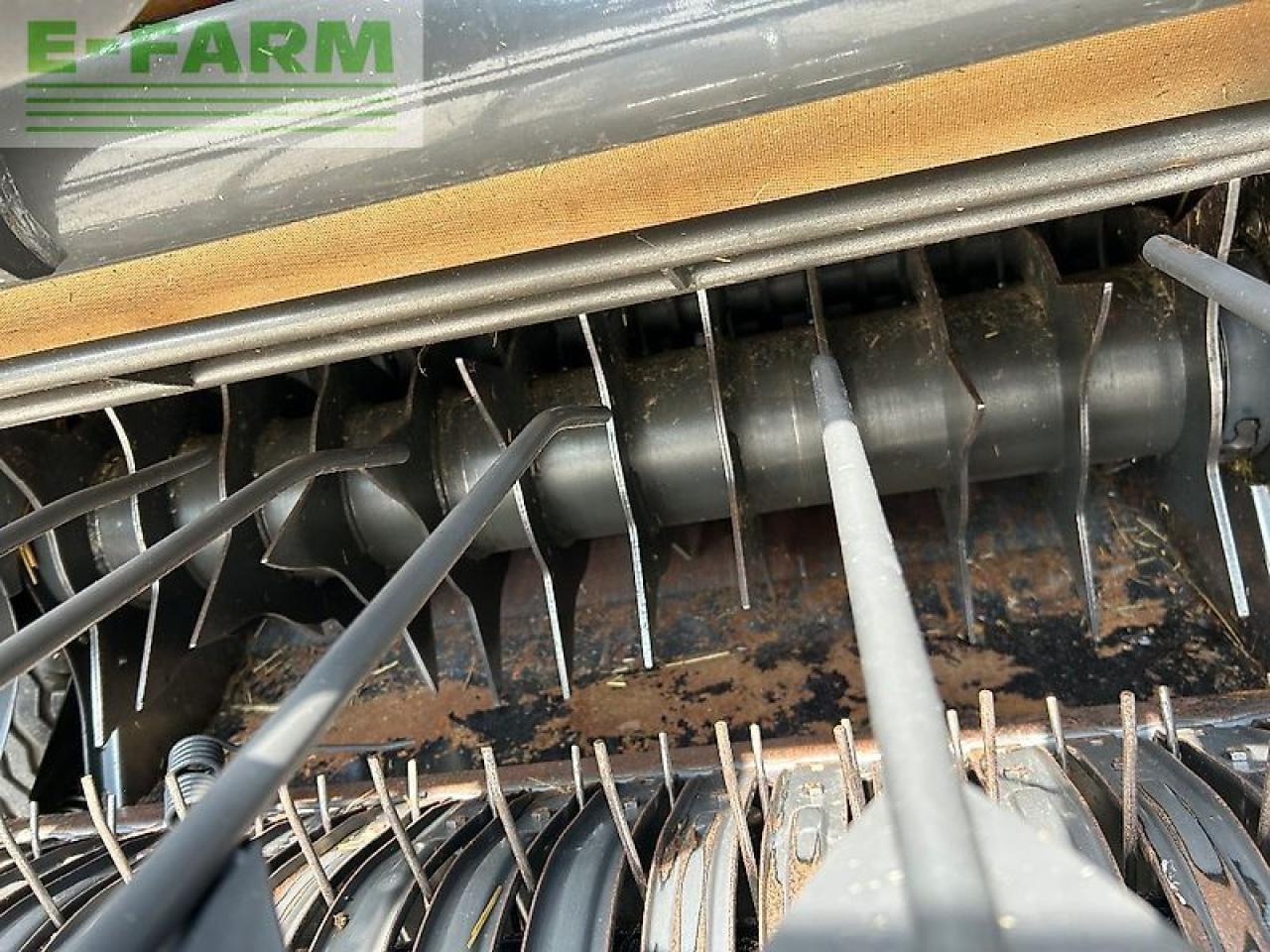 CLAAS variant 370 rf - Stačiakampių ryšulių presas: foto 4 CLAAS variant 370 rf - Stačiakampių ryšulių presas: foto 4