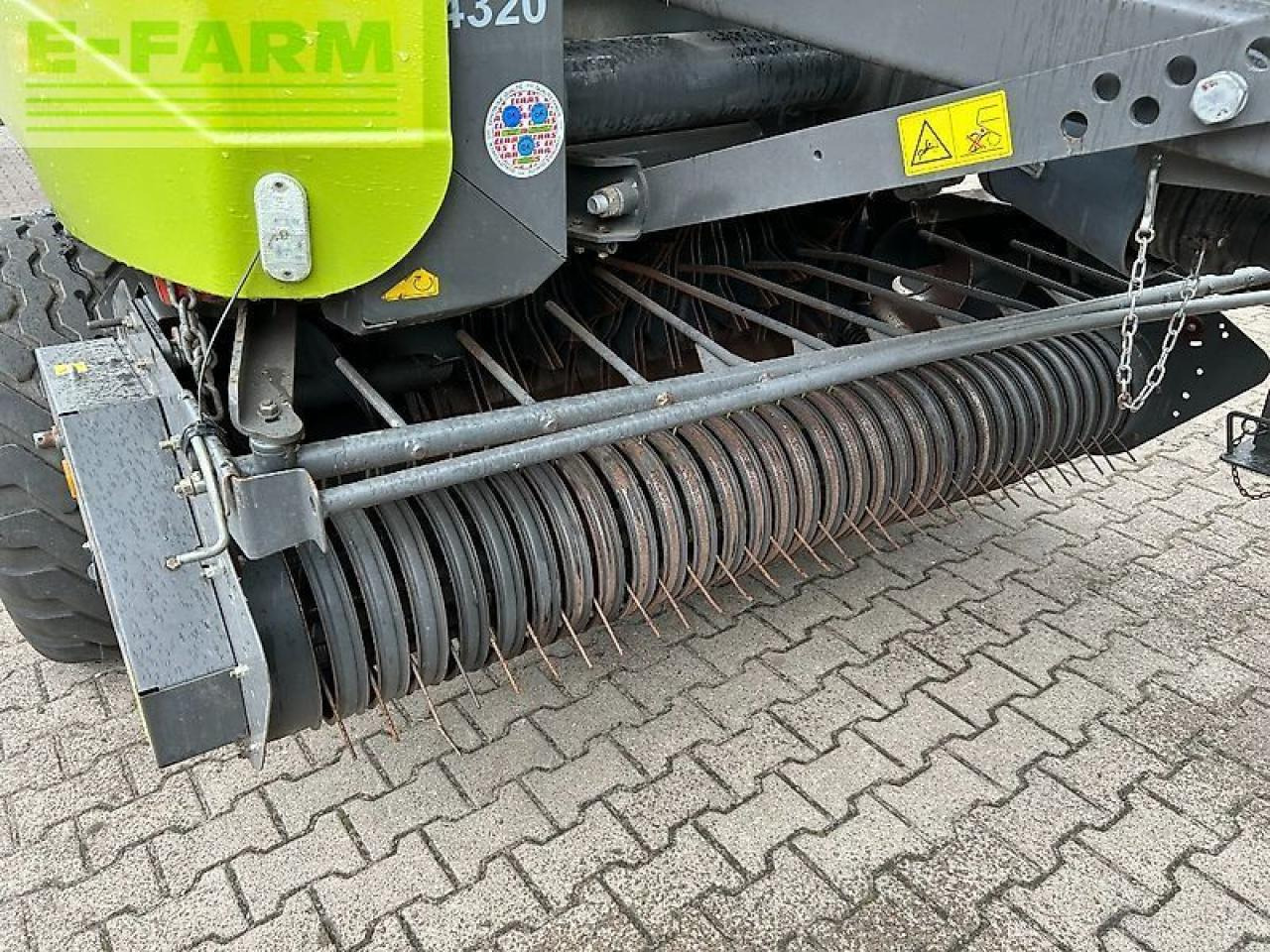 CLAAS variant 380 rc - Stačiakampių ryšulių presas: foto 3 CLAAS variant 380 rc - Stačiakampių ryšulių presas: foto 3