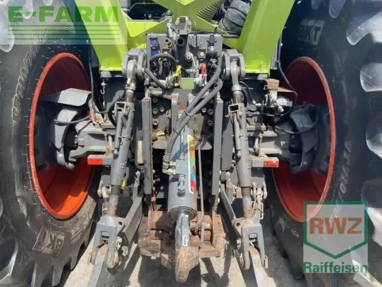 CLAAS xerion 3300 trac vc TRAC VC - Traktorius: foto 4 CLAAS xerion 3300 trac vc TRAC VC - Traktorius: foto 4